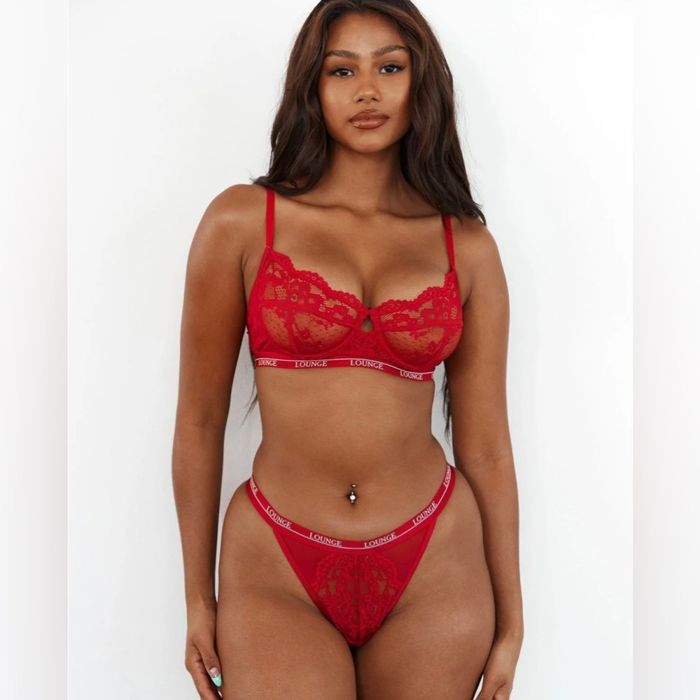 NWT Lounge Vogue Balcony Set 
❤️💘🌹